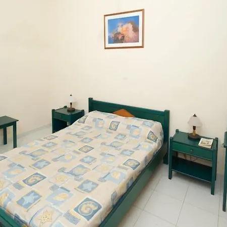 Alkioni Apartmanhotel 2*