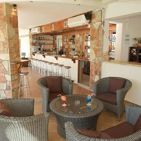 Alkioni Apartmanhotel 2*