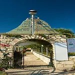 Alkioni Lejlighedshotel 2*